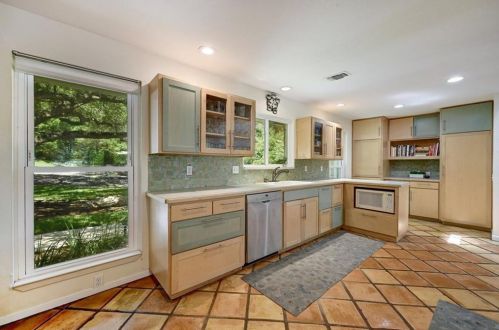 805 Frst Vw Dr, Austin TX 78746-4519 exterior