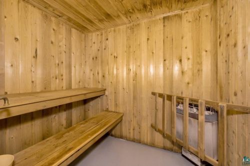 4824 Wyoming St, Duluth MN 55804-1242 exterior