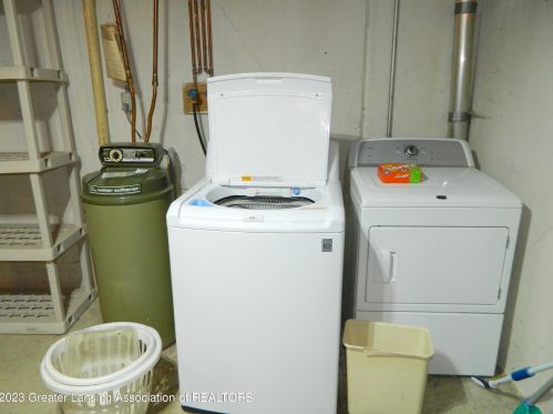 5912 Okemos Rd, Haslett MI 48840-9519 exterior