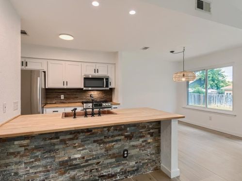 3700 Alexandria Dr, Austin TX  78749-3979 exterior