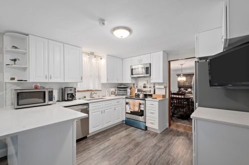 177 Sunset Dr, Pittsburgh, PA 15235-4845