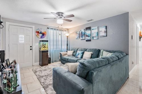 1910 98th Ave, Tampa FL  33612-8354 exterior