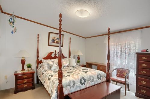 1599 Us Route 30, Hookstown PA 15050-1424 exterior