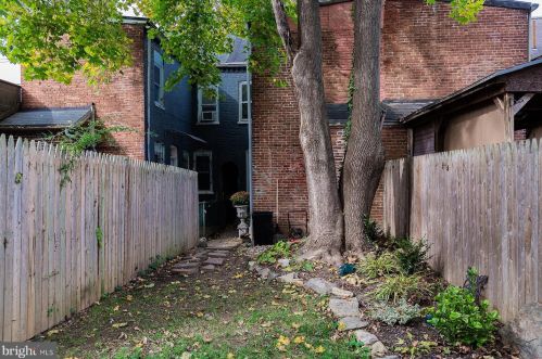 545 North St, Lancaster PA 17602-4463 exterior