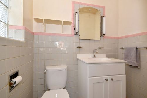 6696 Olympia Ave, Chicago IL 60631-1518 exterior