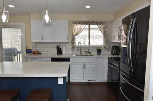 983 Cedar Ter Dr, Sandy UT 84094-0234 exterior