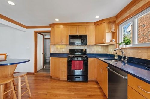 233 Anita Ave, Pittsburgh PA 15217-3120 exterior