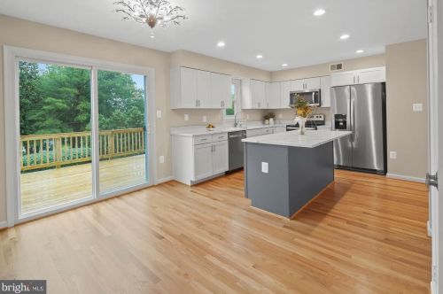 4559 Sawgrass Ct, Alexandria VA  22312-3152 exterior