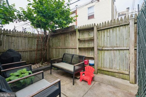 828 Judson St, Philadelphia PA  19130-1922 exterior