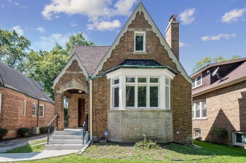 9136 Oakley Ave, Chicago, IL 60643-6720