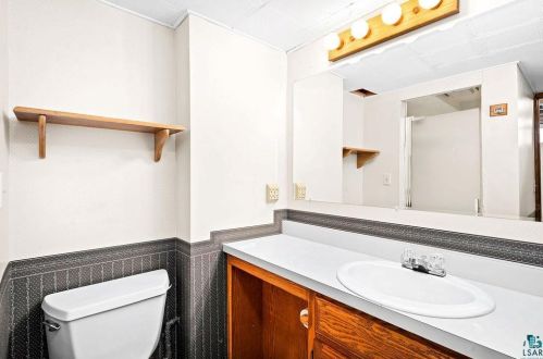 1929 Tyrol St, Duluth MN 55811-5333 exterior