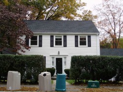 95 Woodward St, Newton, MA 02461-1310