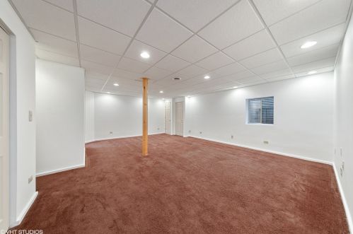 692 Indiana St, Elmhurst IL 60126-1345 exterior