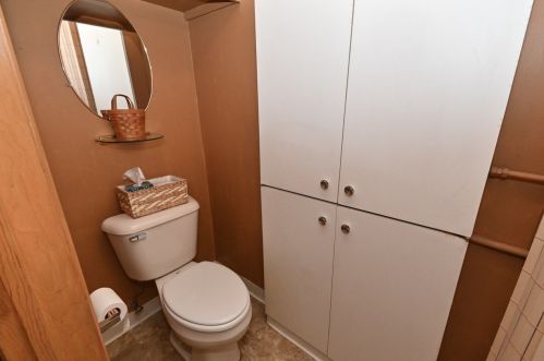 1423 Oconomowoc Ave, Watertown WI 53094-5220 exterior