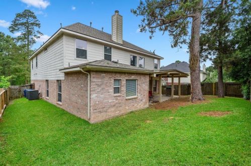 8615 Cross Country Dr, Humble TX 77346-6113 exterior