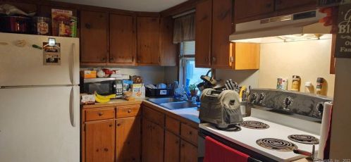 170 Burlingame Rd, Killingly CT 06239-1500 exterior