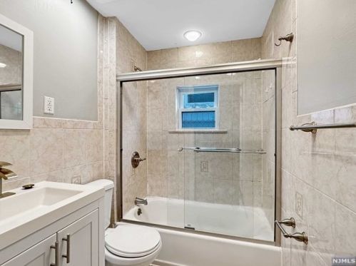 161 St, Union City NJ 07087-5439 exterior