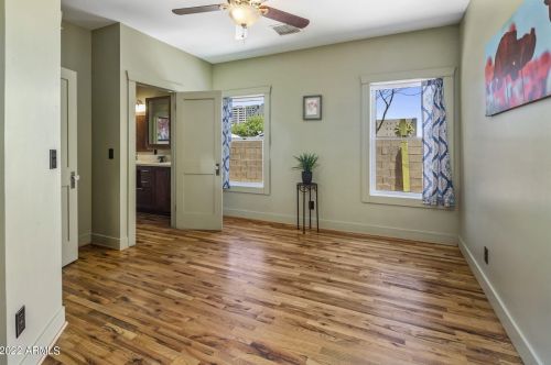 1118 12 St, Phoenix AZ 85086-7350 exterior