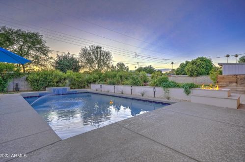 7814 11th Ave, Phoenix AZ  85021-7113 exterior