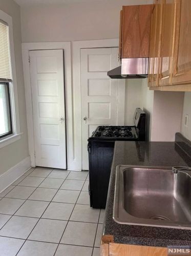 170 Lincoln St, Montclair NJ  07042-4432 exterior