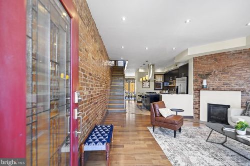 706 4th St, Washington DC  20003-4205 exterior