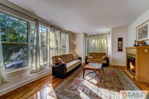 114 Central Ave, Metuchen, NJ 08840-1892