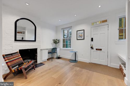 320 Iseminger St, Philadelphia PA  19107-5904 exterior