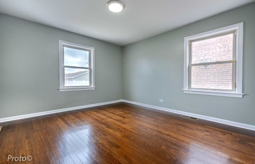 8017 Sacramento Ave, Chicago IL  60652-2732 exterior