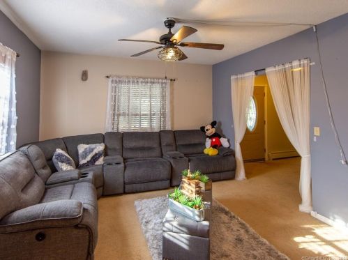 28 Hollister St, Manchester CT 06042-3532 exterior