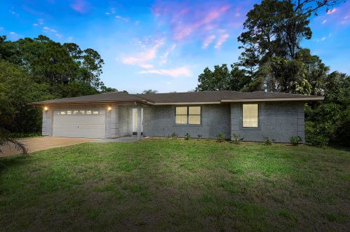 7104 Pacific Ave, Fort Pierce, FL 34951-1881