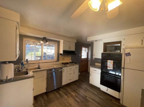 348 Moon Clinton Rd, Moon Twp PA  15108-2432 exterior