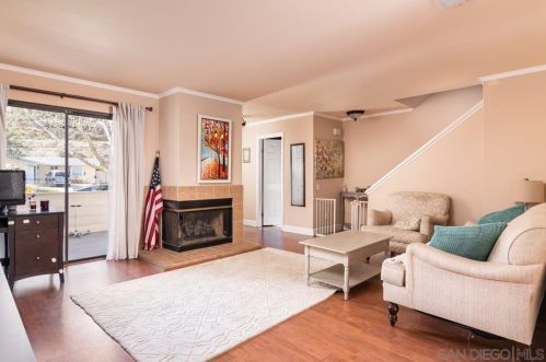 4543 Chateau Dr, San Diego, CA 92117-2945