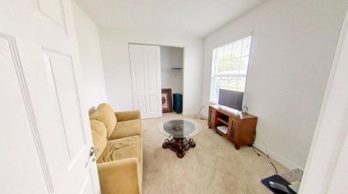 898 Curtis St, Fort Pierce FL 34983-1935 exterior