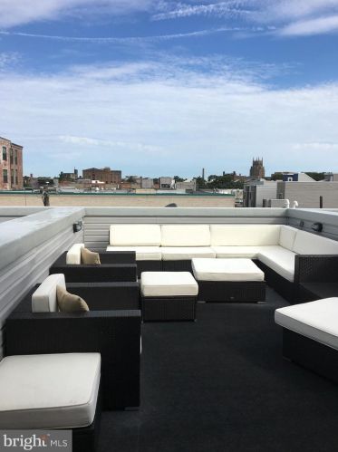 2443 Coral St, Philadelphia PA 19125-1625 exterior