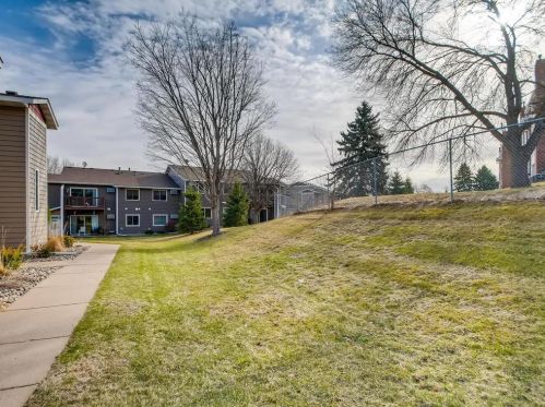 4508 Cinnamon Ridge Trl, Saint Paul MN 55122-2374 exterior