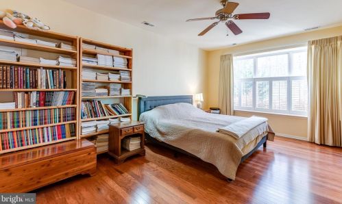 89 Warwick Way, Southampton NJ  08088-1122 exterior