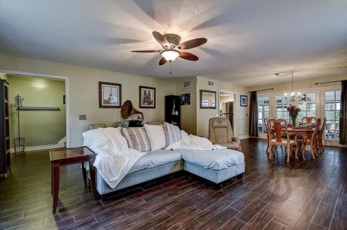 2115 Fore Dr, Tampa FL 33612-5006 exterior