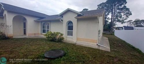 150 Byron St, Fort Pierce FL  34983-1619 exterior