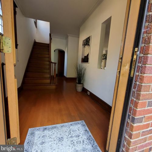 1431 Iris St, Washington, DC 20012-1409