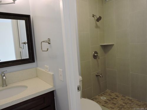 1630 Liholiho St, Honolulu HI  96822-2977 exterior