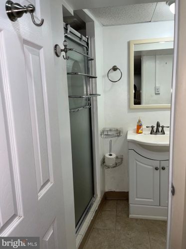 3422 Henry Ave, Philadelphia PA 19128-3101 exterior