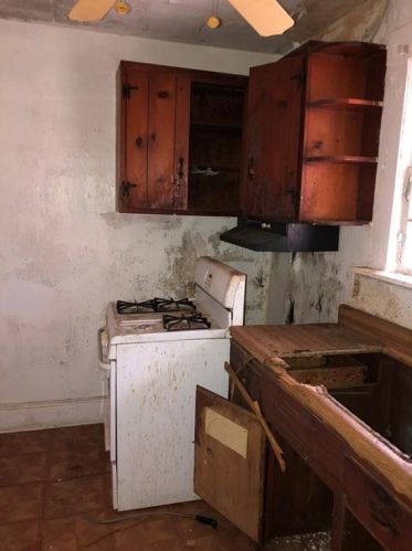 562 Gary Rd, Atlanta GA 30318-6267 exterior