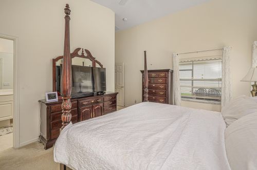 307 Breezy Pt Loop, Fort Pierce FL 34986-2668 exterior