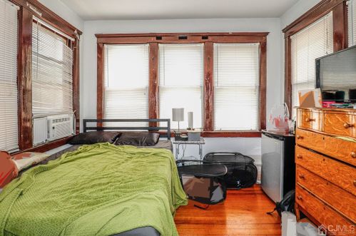 239 Hamilton St, New Brunswick NJ 08901-2205 exterior