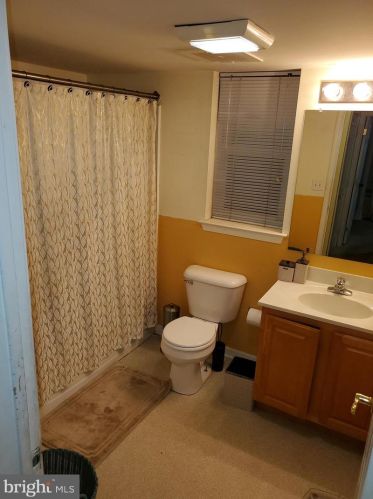 1311 Marshall St, Philadelphia PA 19122-4314 exterior