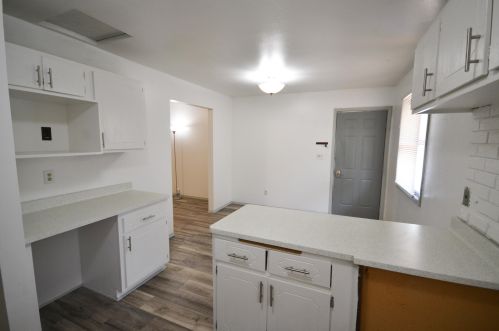 7012 58th St, Milwaukee, WI 53223-5205