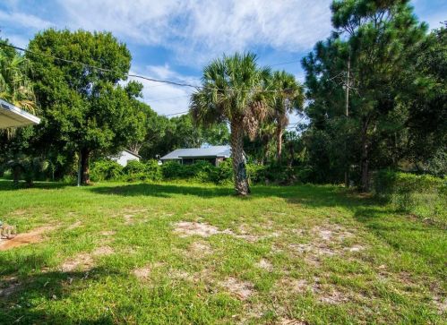 7304 Deland Ave, Fort Pierce FL 34951-1425 exterior