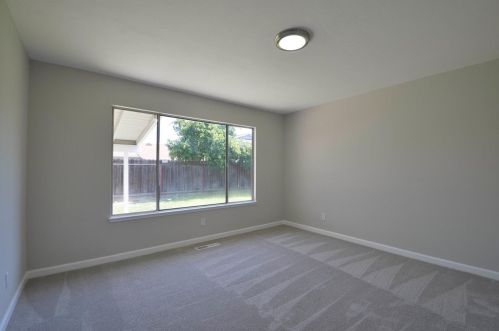 2021 Rochelle Ave, Turlock CA  95382-1666 exterior