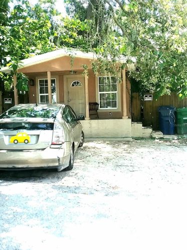 8615 9th St, Tampa FL 33612-8505 exterior