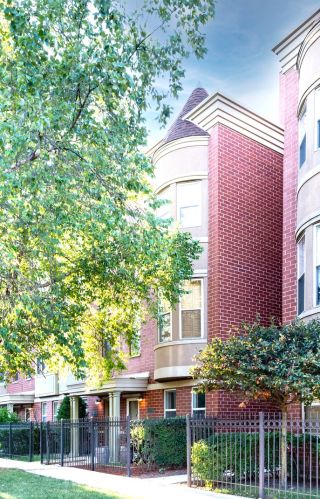 723 Blackhawk St, Chicago IL 60610-1170 exterior